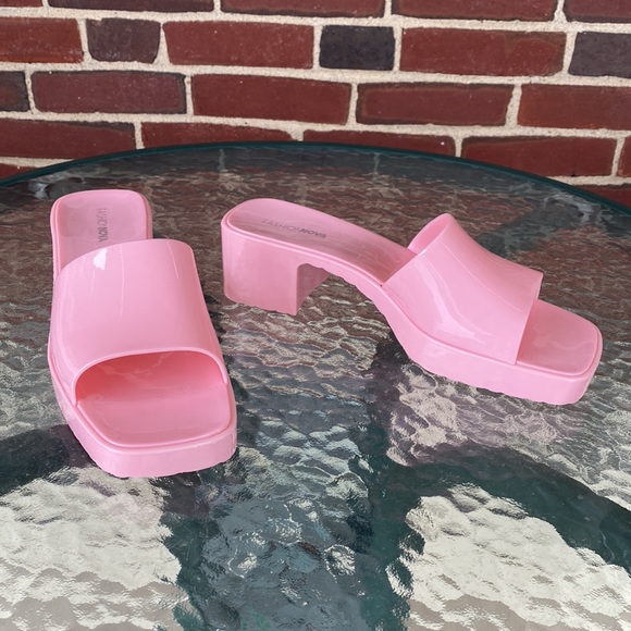 Fashion Nova Shoes - Fashion Nova Pink Jelly Open-Toe Sandals, Size 10